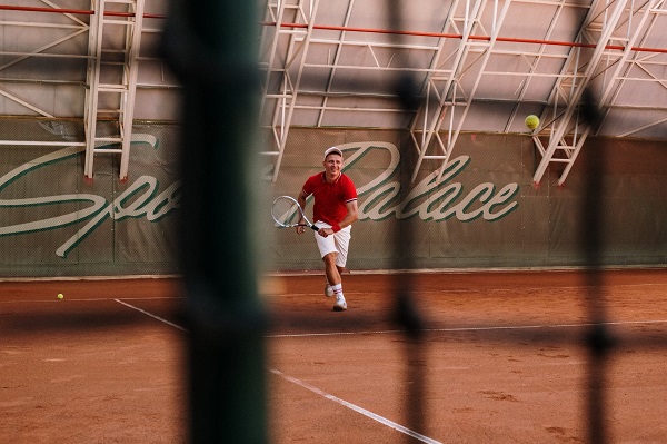 Een blik op een tennisspeler