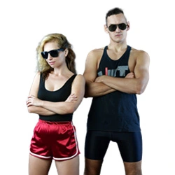 Foto van een man en een vrouw die sportkleding draagt